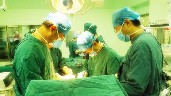 内蒙古医院肿瘤外二科再次成功完成两例高难度手术